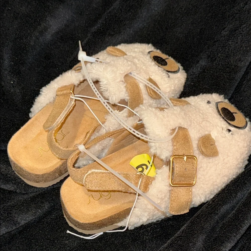 Sugar Fuzzy Bear Kids Mule Slippers in Cream and Tan NWT Sz 9